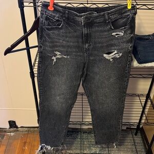Distressed Black Men Jeans